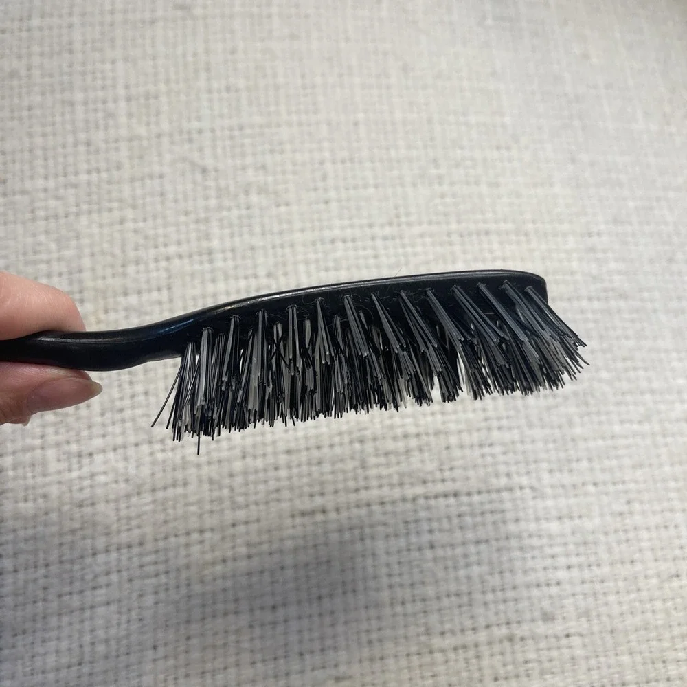 Vintage Hair Brush DeTangle v7 Black 7 Row‎ Plastic Bristle Round Brush USED
